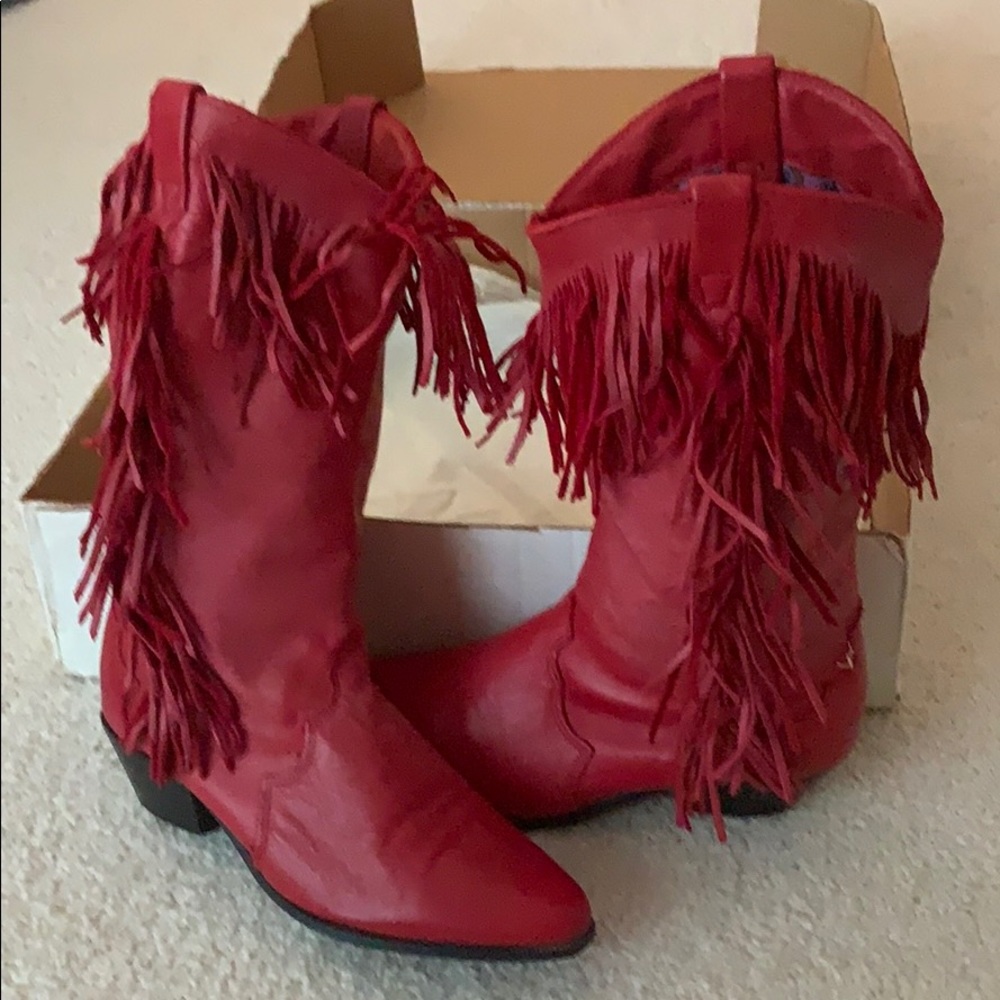 Fringe boots